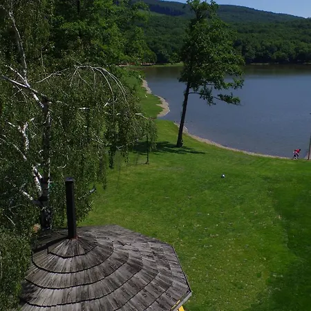 普拉蒙酒店 Vinné